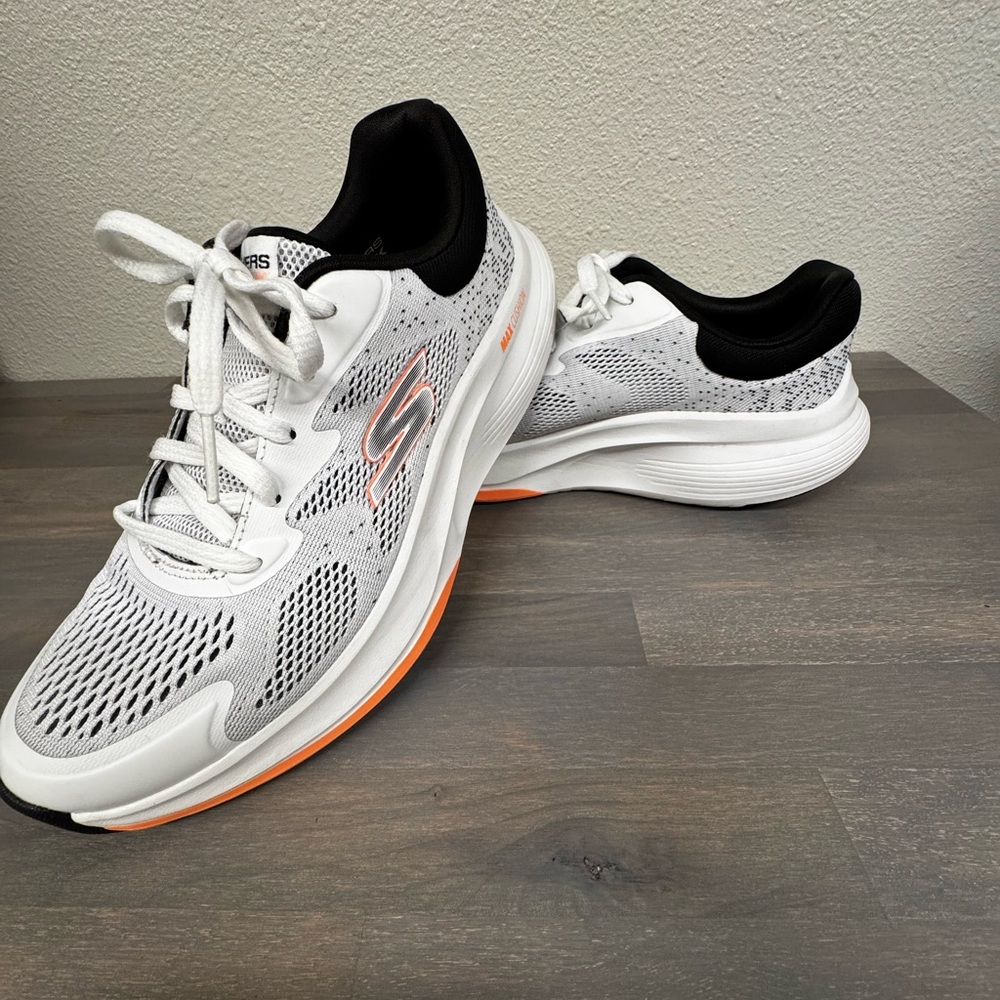 SKECHERS GO WALK Max Walker - Size US 7 / EU 37 - Excellent Condition!